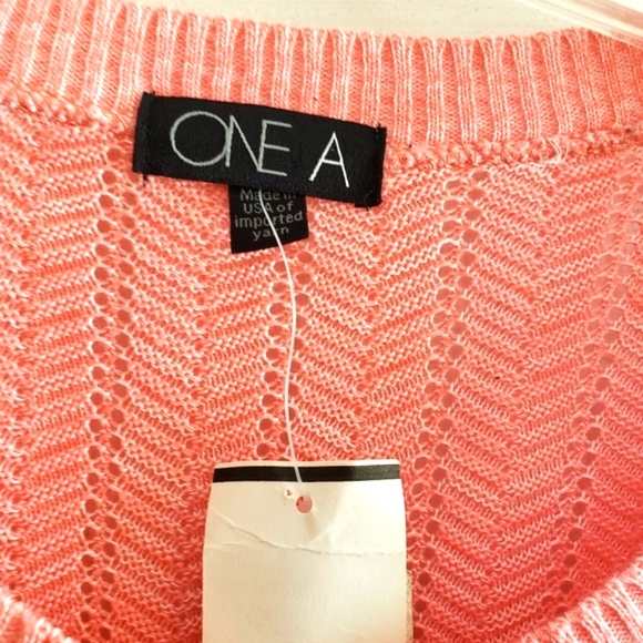 Ladies caftan style top​ - Picture 3 of 6